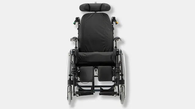 Invacare Rea Azalea Self Propelled Wheelchair - 18"